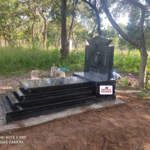 Kings Pyramid Upright