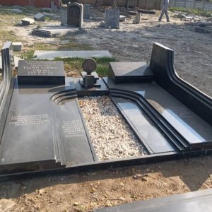 Executive Heroes - Double Grave